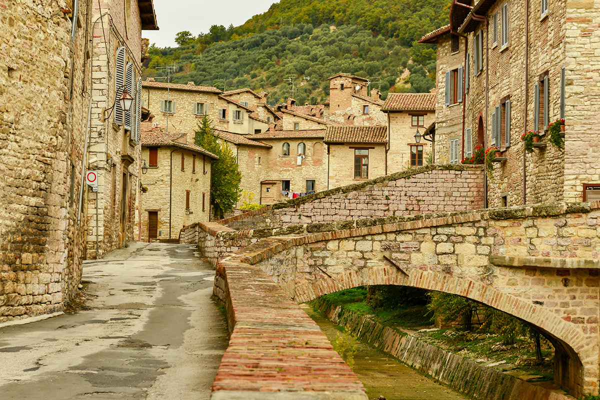 Italy_Gubbio_01-1200x800.jpg